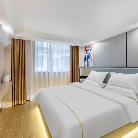 逸米酒店 -西村地铁站 Guangzhou Exteriör bild