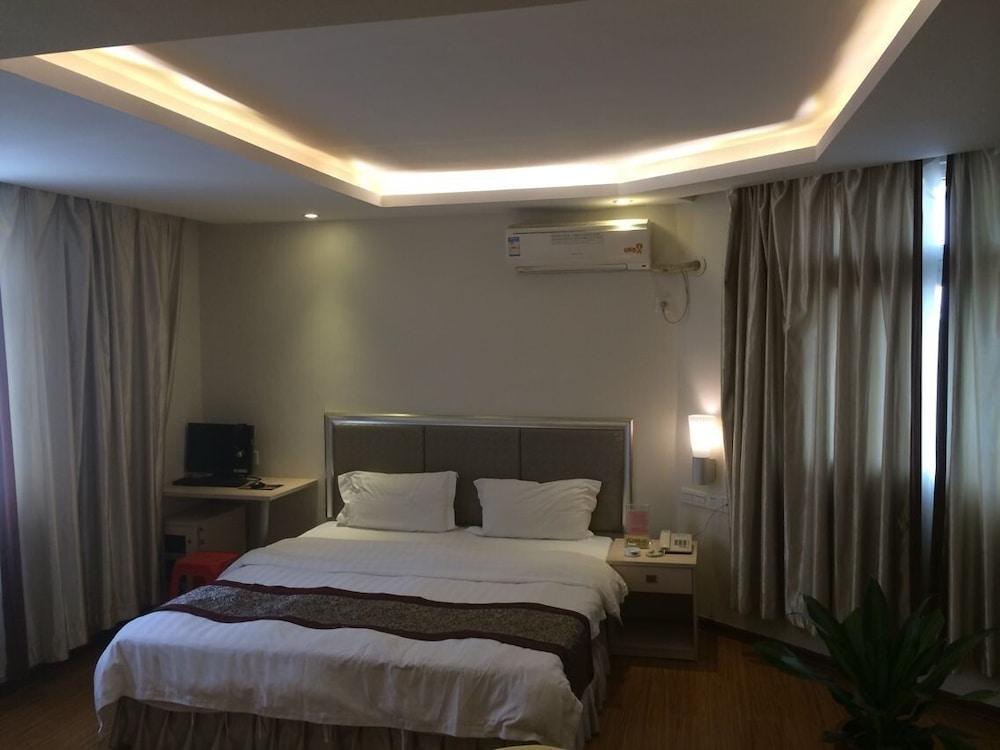 逸米酒店 -西村地铁站 Guangzhou Exteriör bild