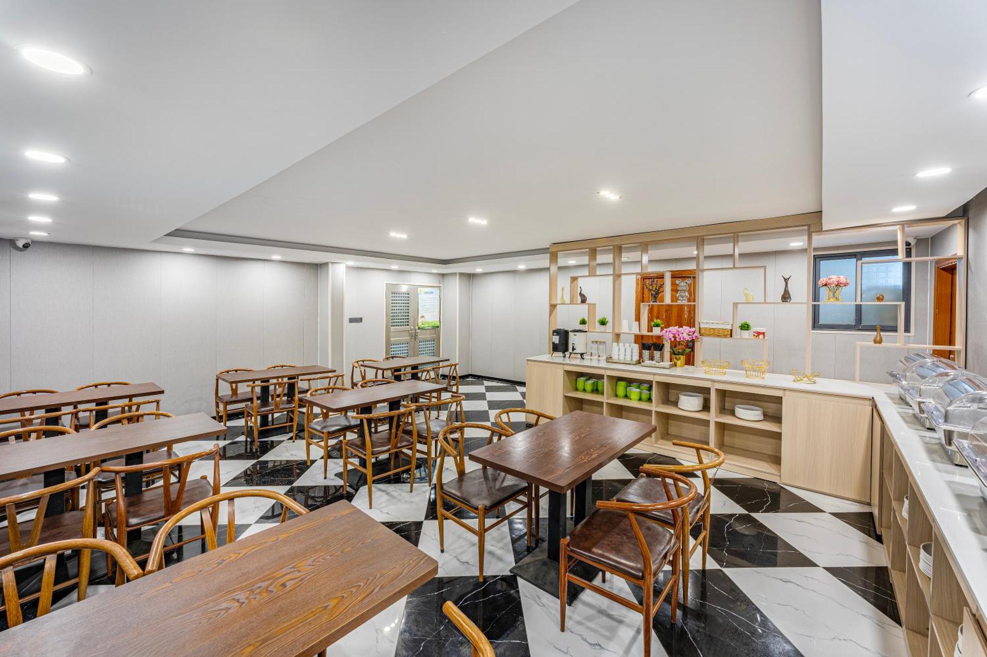 逸米酒店 -西村地铁站 Guangzhou Exteriör bild