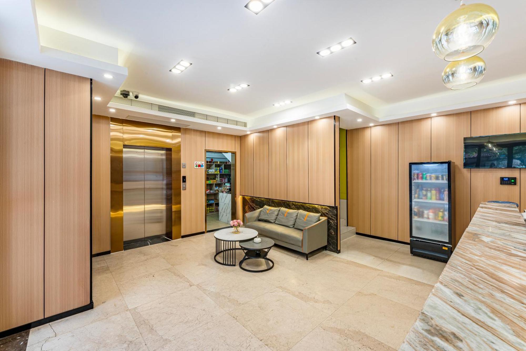 逸米酒店 -西村地铁站 Guangzhou Exteriör bild