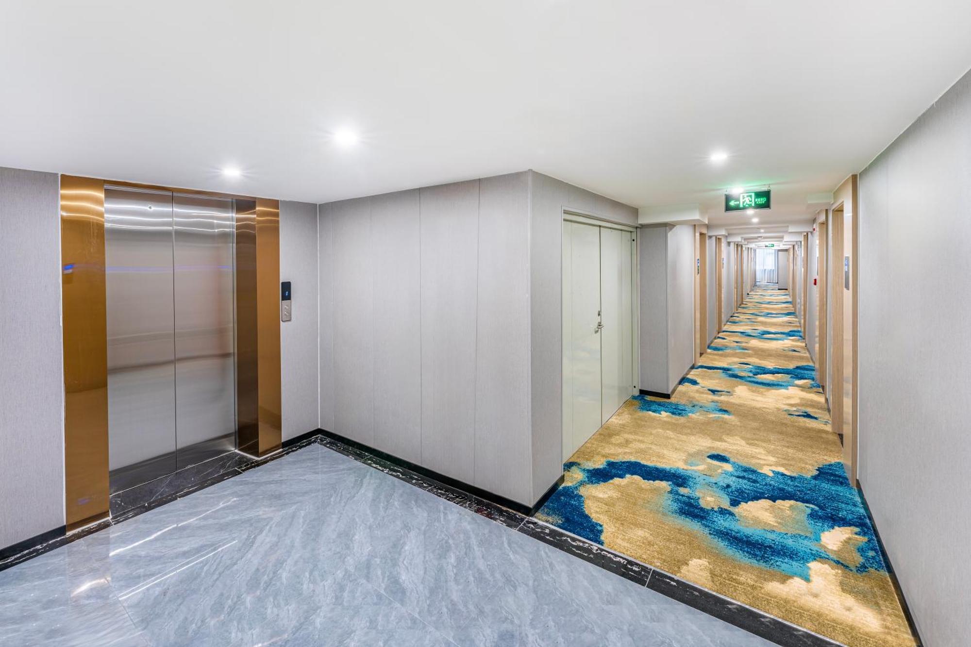 逸米酒店 -西村地铁站 Guangzhou Exteriör bild