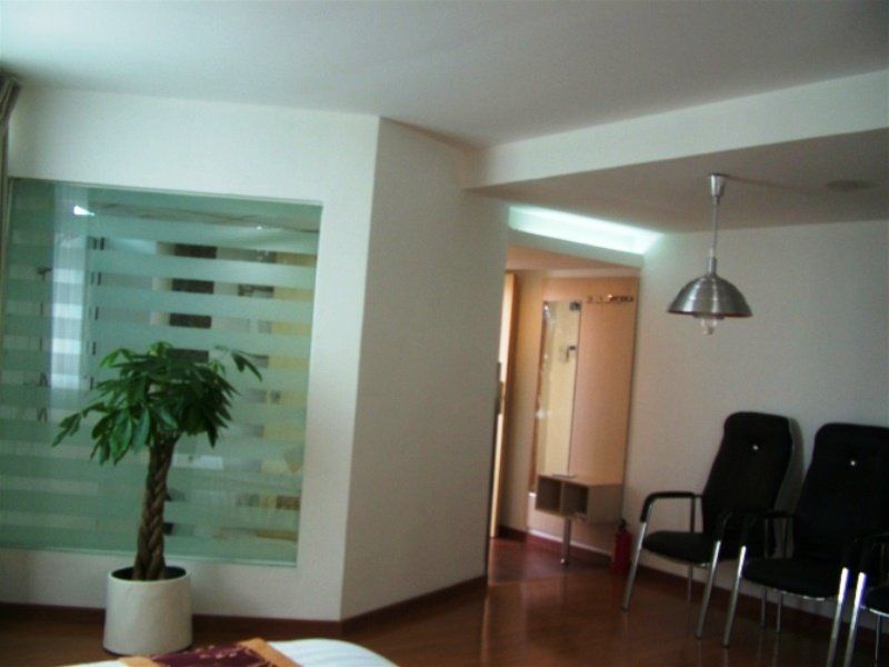 逸米酒店 -西村地铁站 Guangzhou Exteriör bild