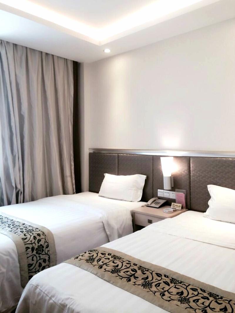 逸米酒店 -西村地铁站 Guangzhou Exteriör bild